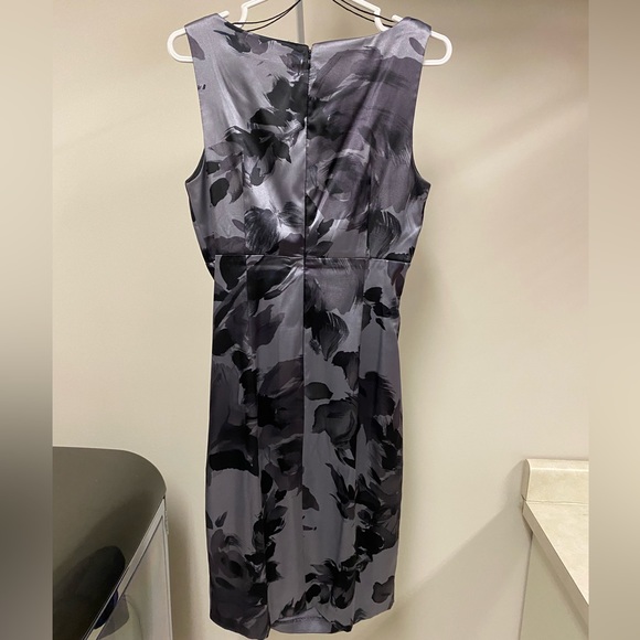 Double lined satin floral dress - Picture 3 of 3